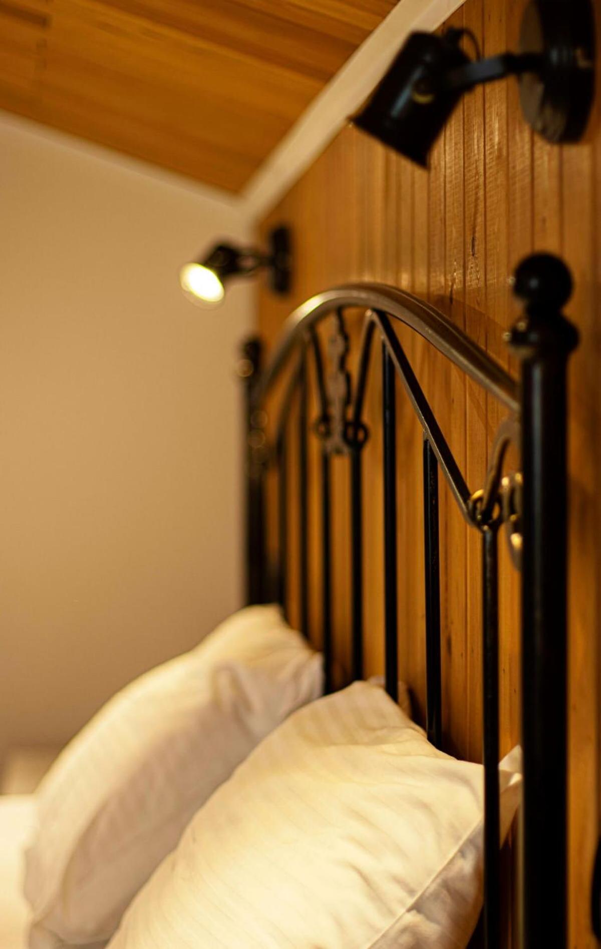 Top Location Cozy Wooden Ceiling Apt - by Wehost view 5