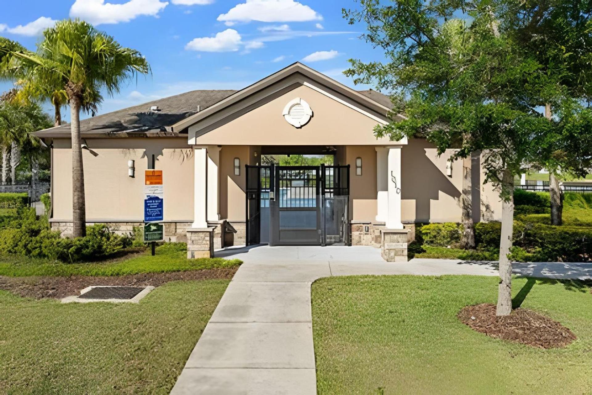 Luxury at Champions Gate view 4