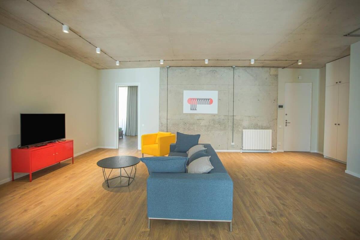 2BR luxury apartment with 2 Balconies in historic Tbilisi view 4