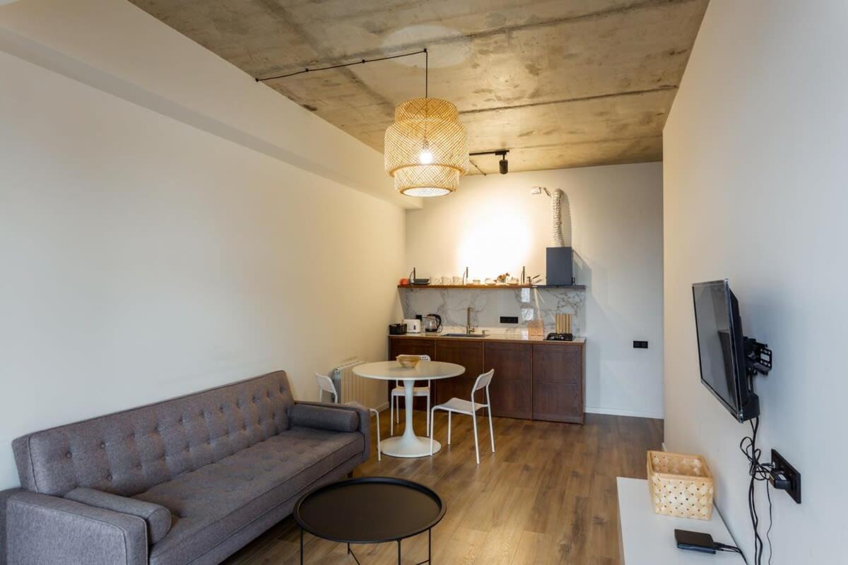 Super Cozy 1BR Apartment For 3 Near Fabrica view 4