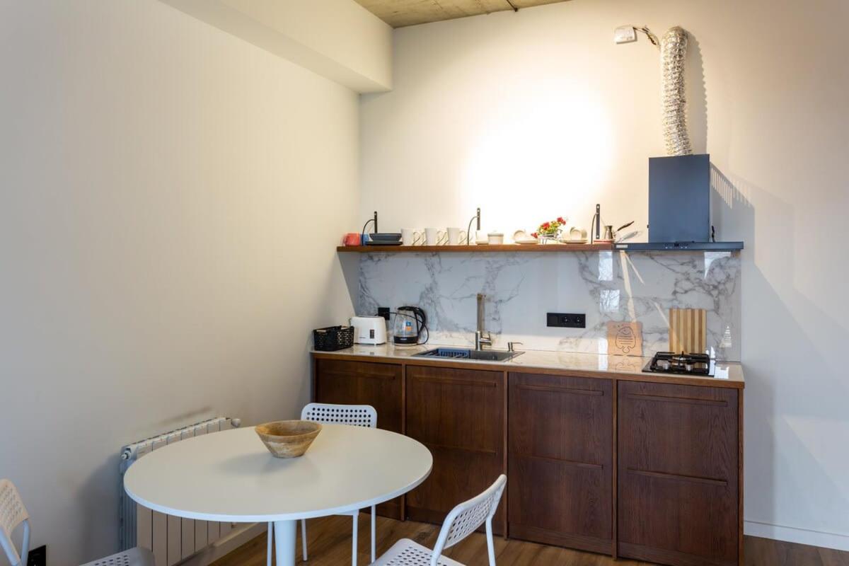 Super Cozy 1BR Apartment For 3 Near Fabrica view 5