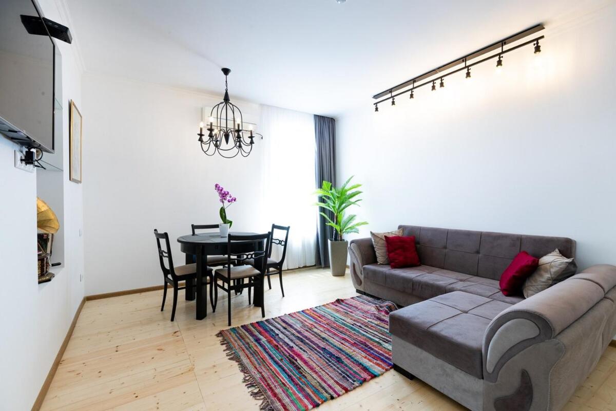 2 Bedroom Apartment behind Opera House view 2