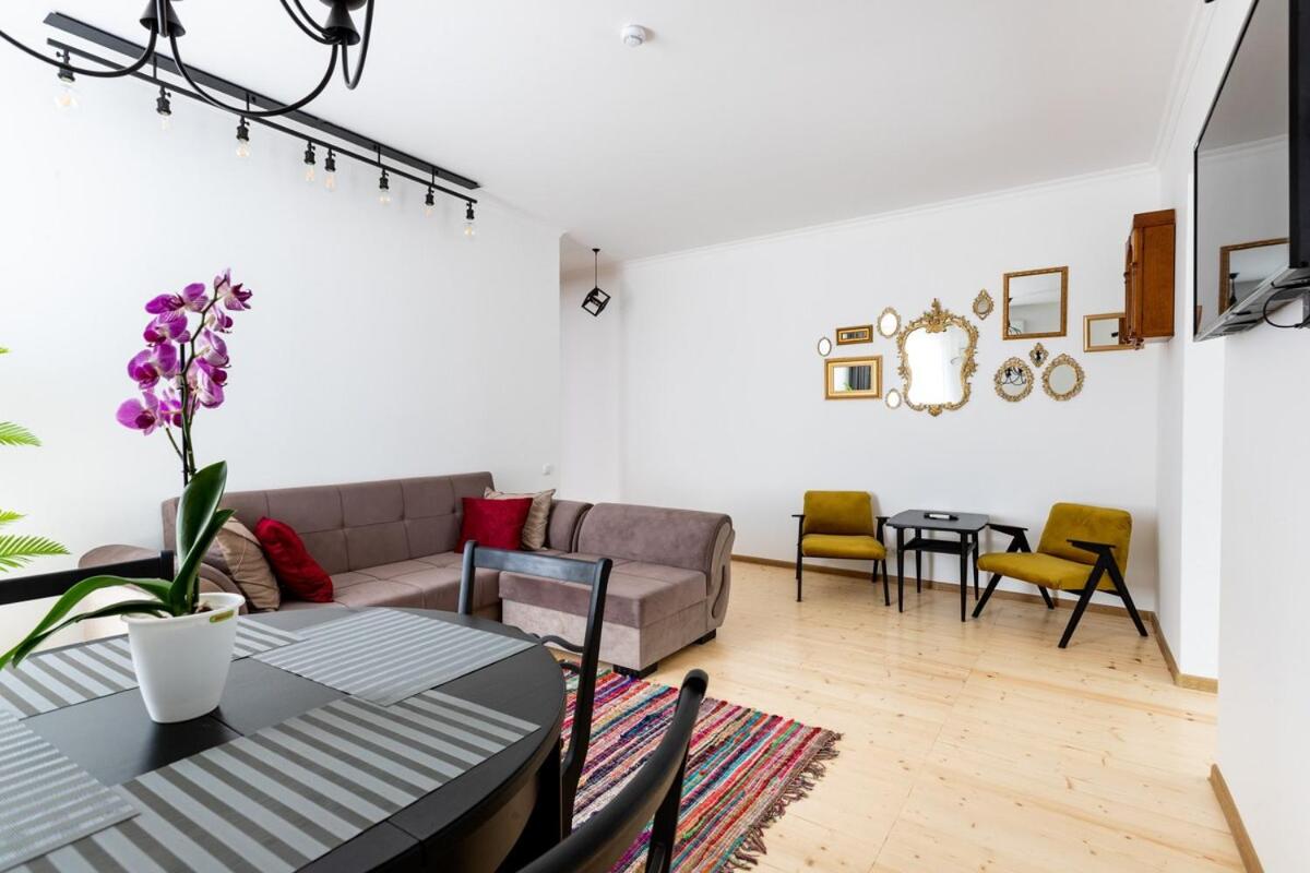 2 Bedroom Apartment behind Opera House view 4