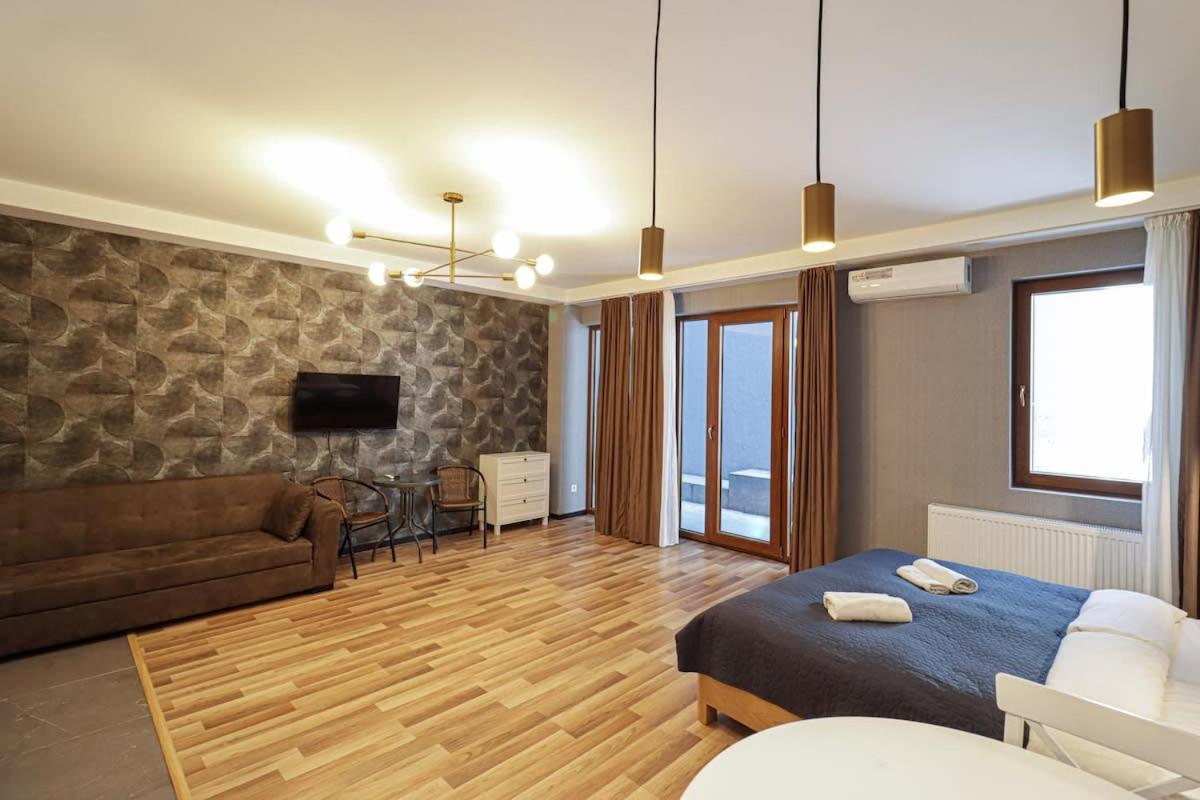 Cozy Studio Apartment in Tbilisi By Wehost view 2
