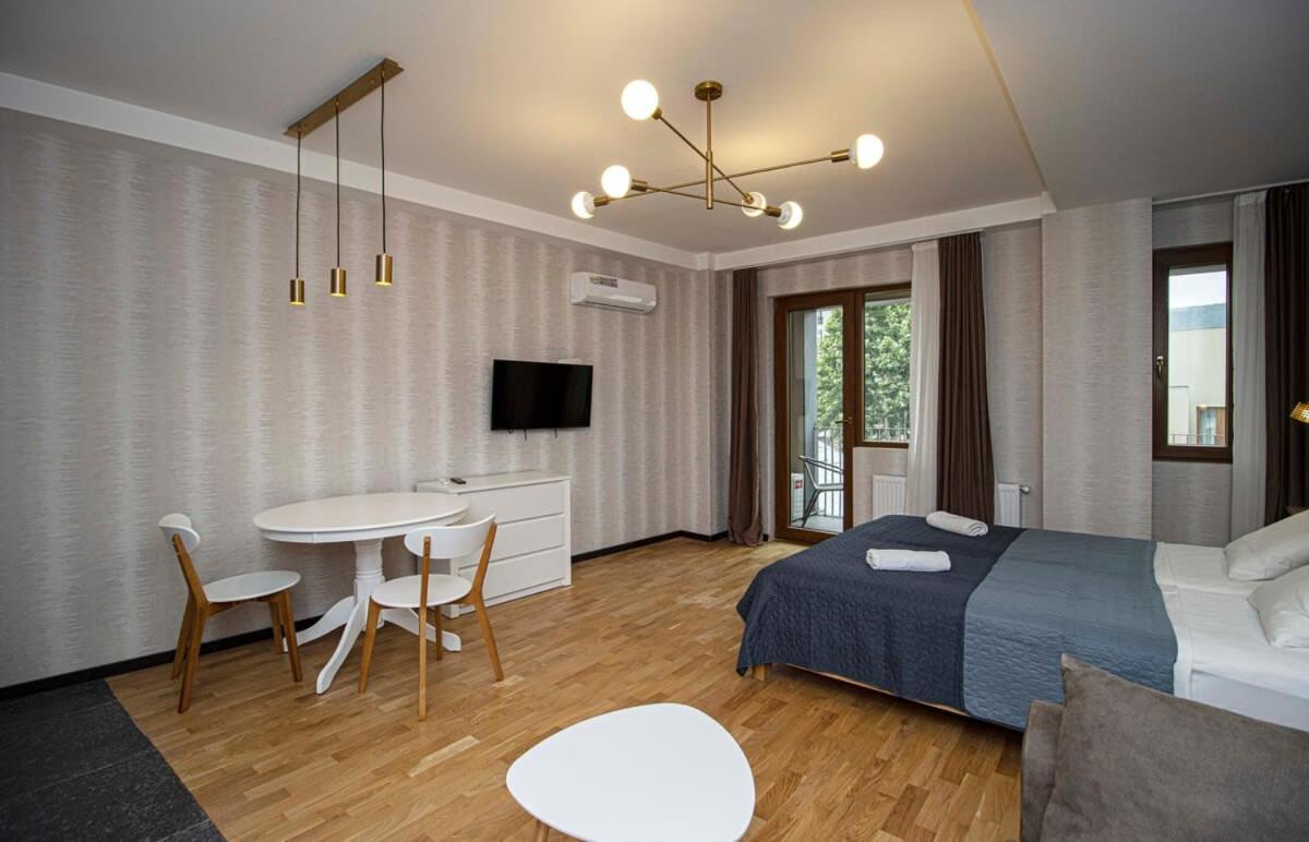 Stylish Apt In Old Tbilisi