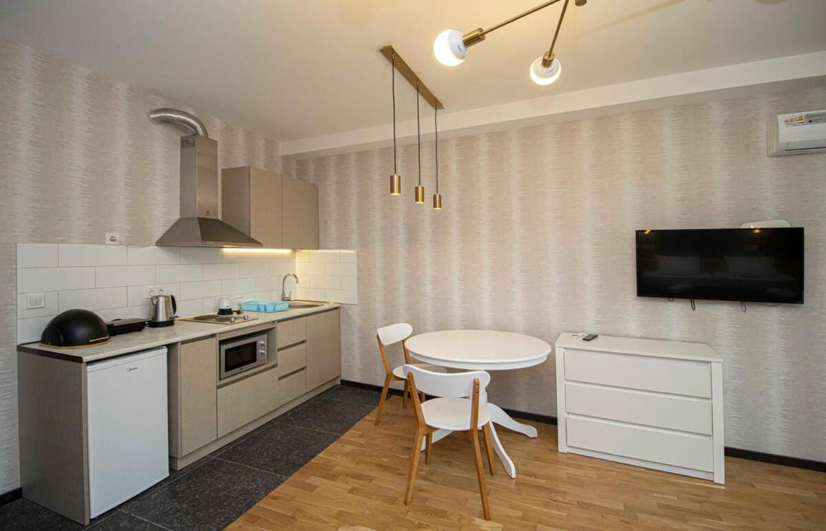 Stylish Apt In Old Tbilisi