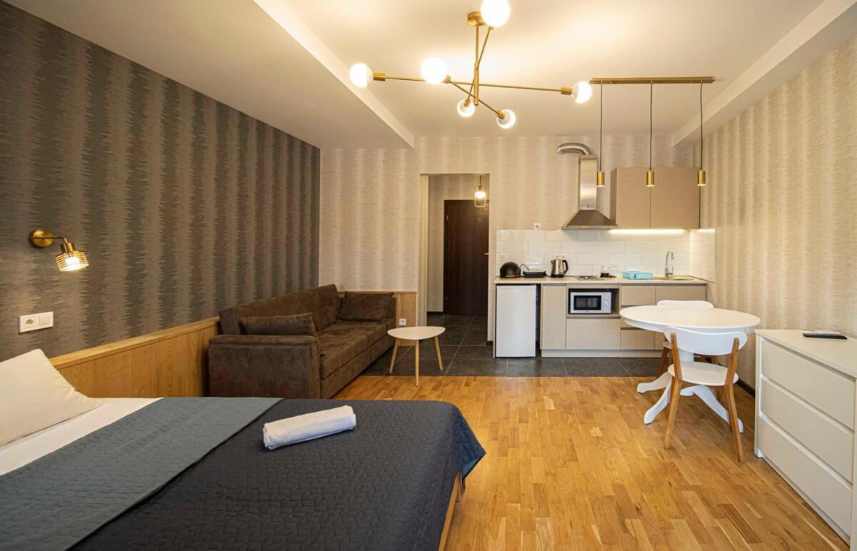 Stylish Apt In Old Tbilisi