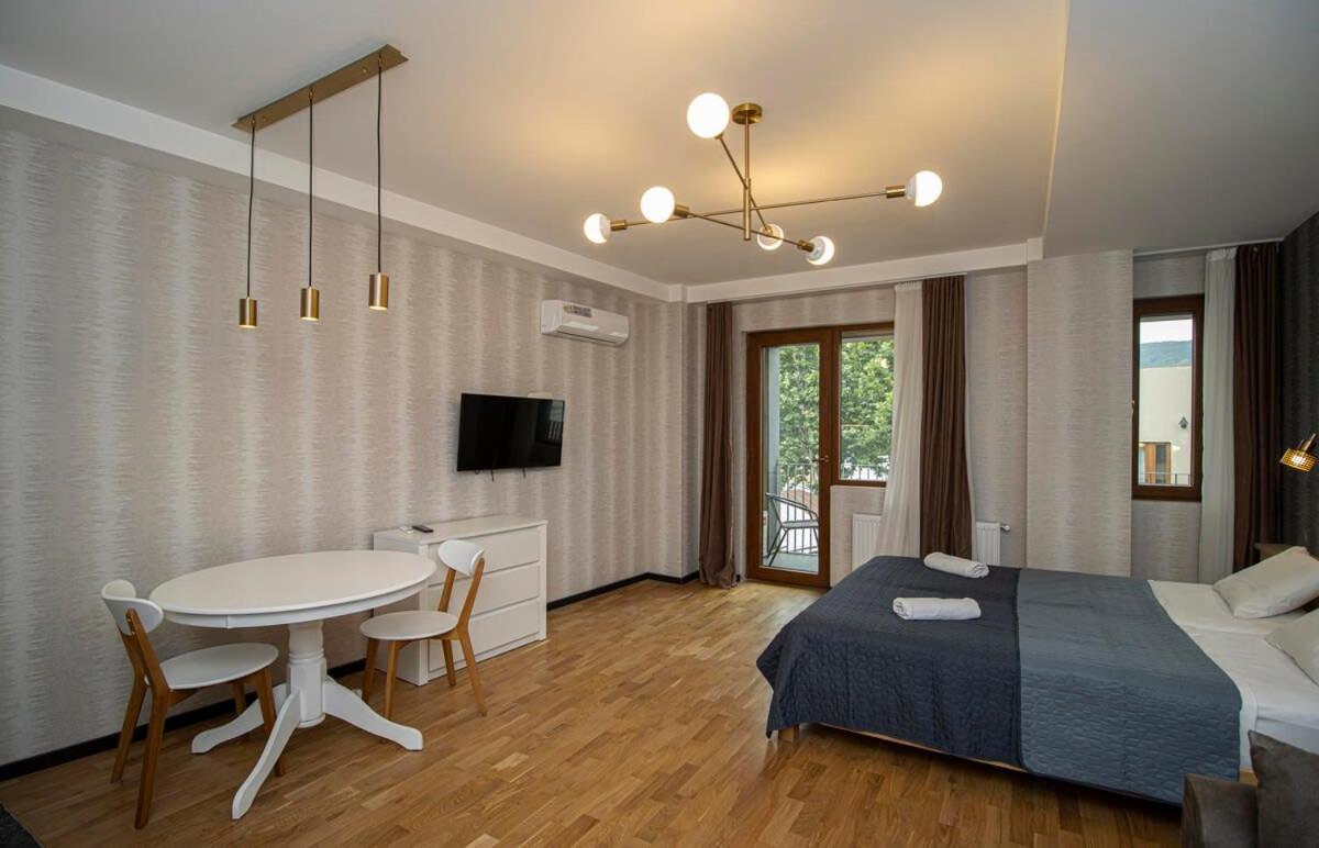 Stylish Apt In Old Tbilisi