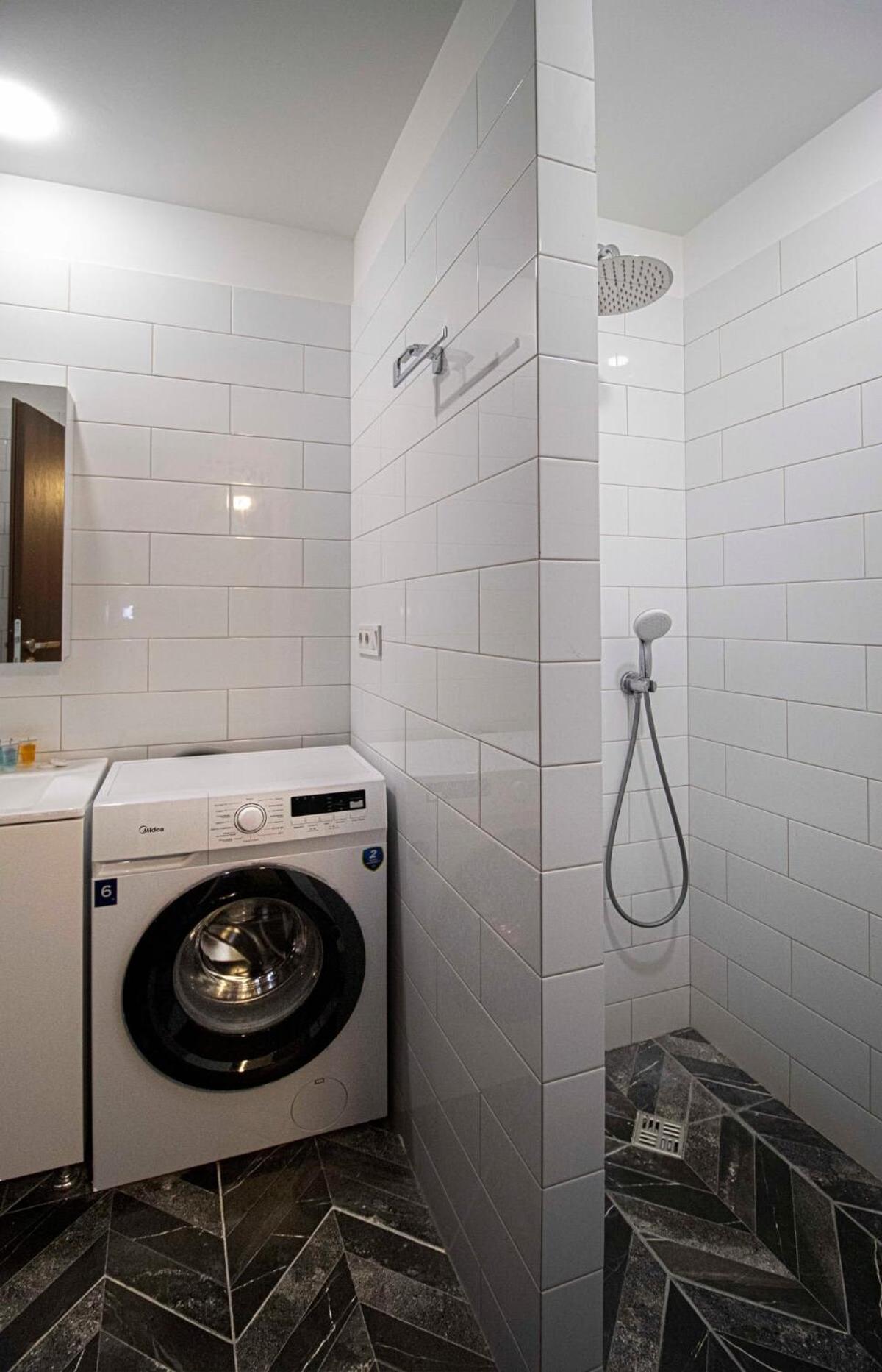 Stylish Apt In Old Tbilisi