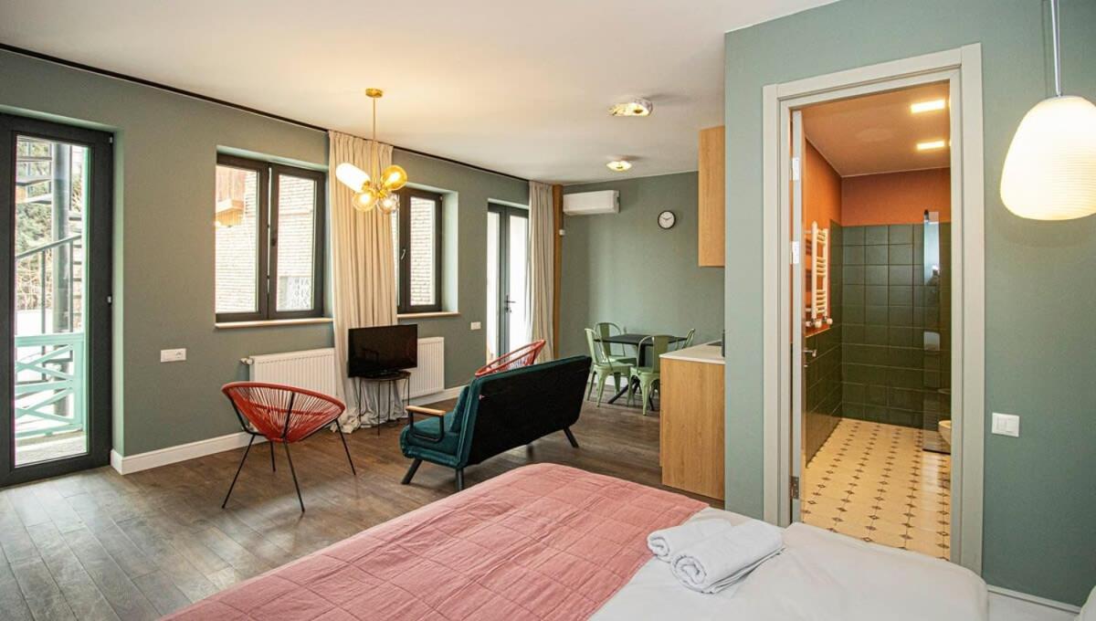 Chic Abanotubani Apt - Prime Location - By Wehost view 3