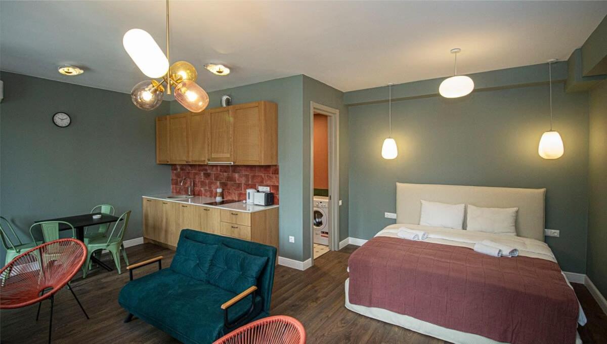 Chic Abanotubani Apt - Prime Location - By Wehost view 4