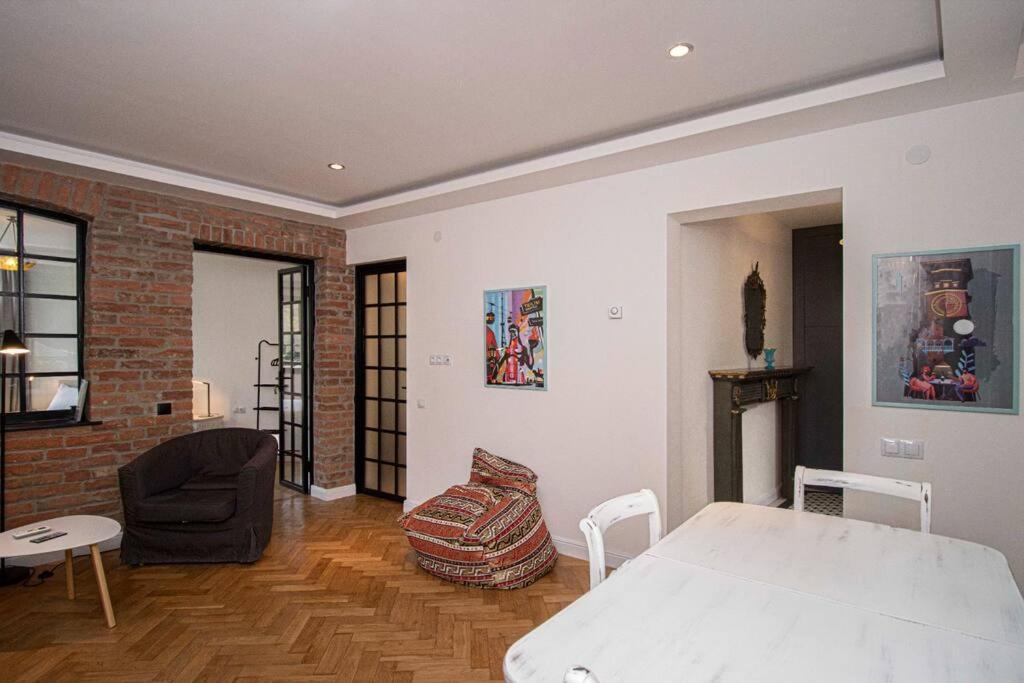 Charming Little Brick House in Tbilisi - By Wehost view 2