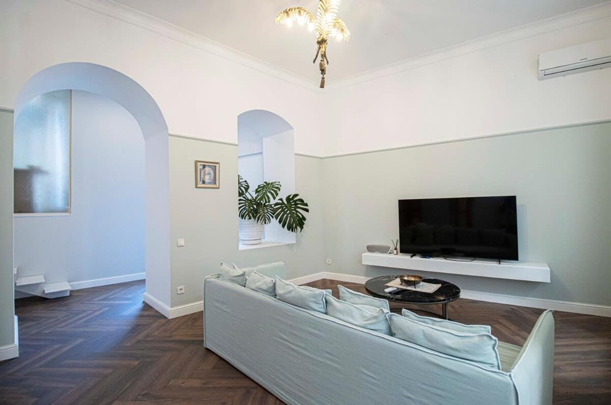 Chic 1BR Sololaki Center Retreat - By Wehost view 3