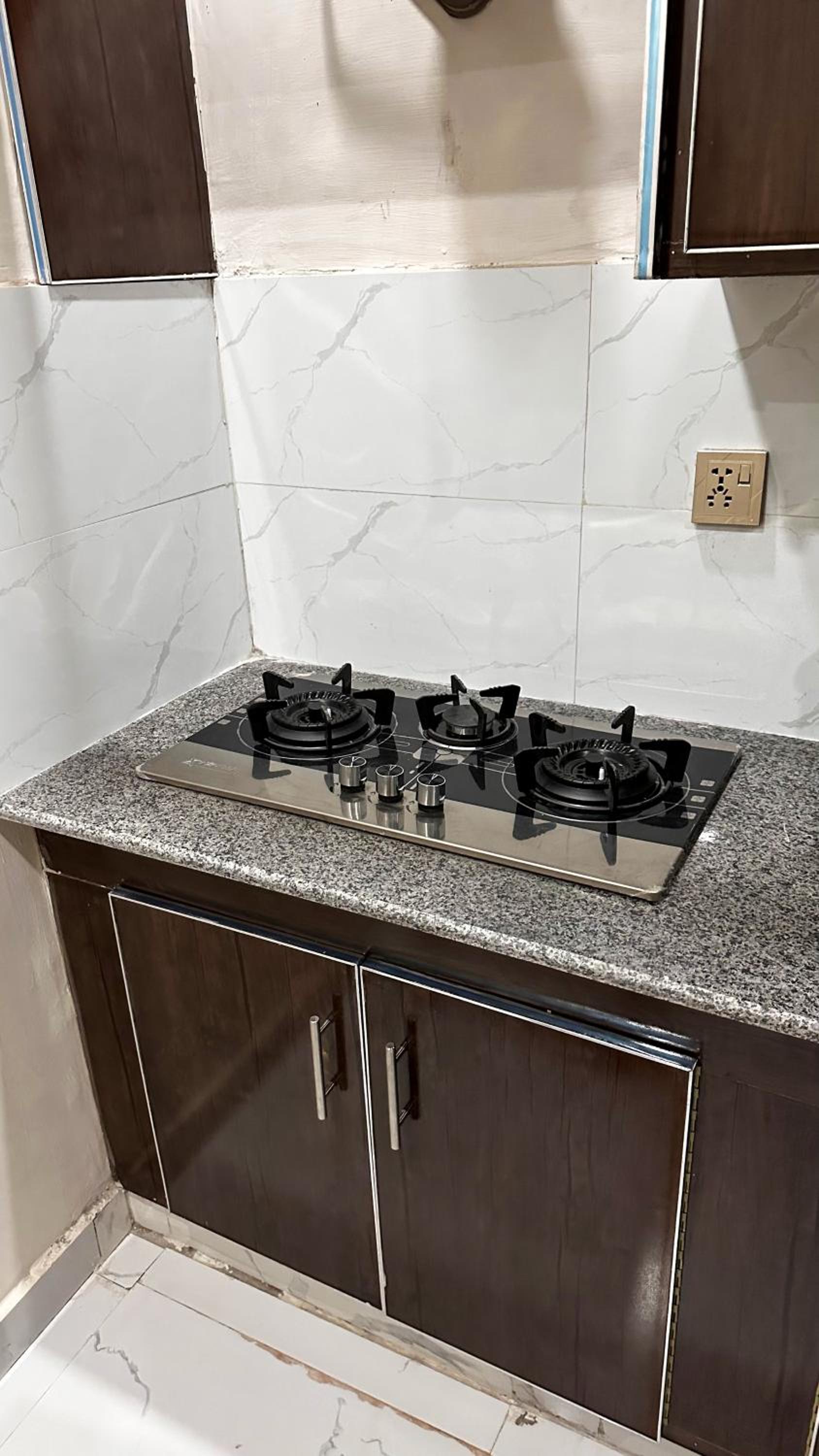 2 Bedroom Apartment on Davis Road view 5