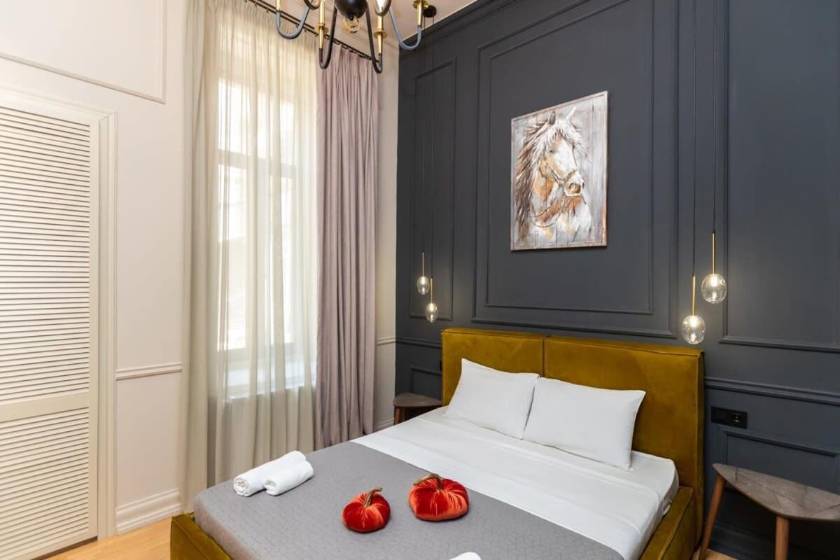 Stylish 2BR Apartment in The center of Tbilisi view 4