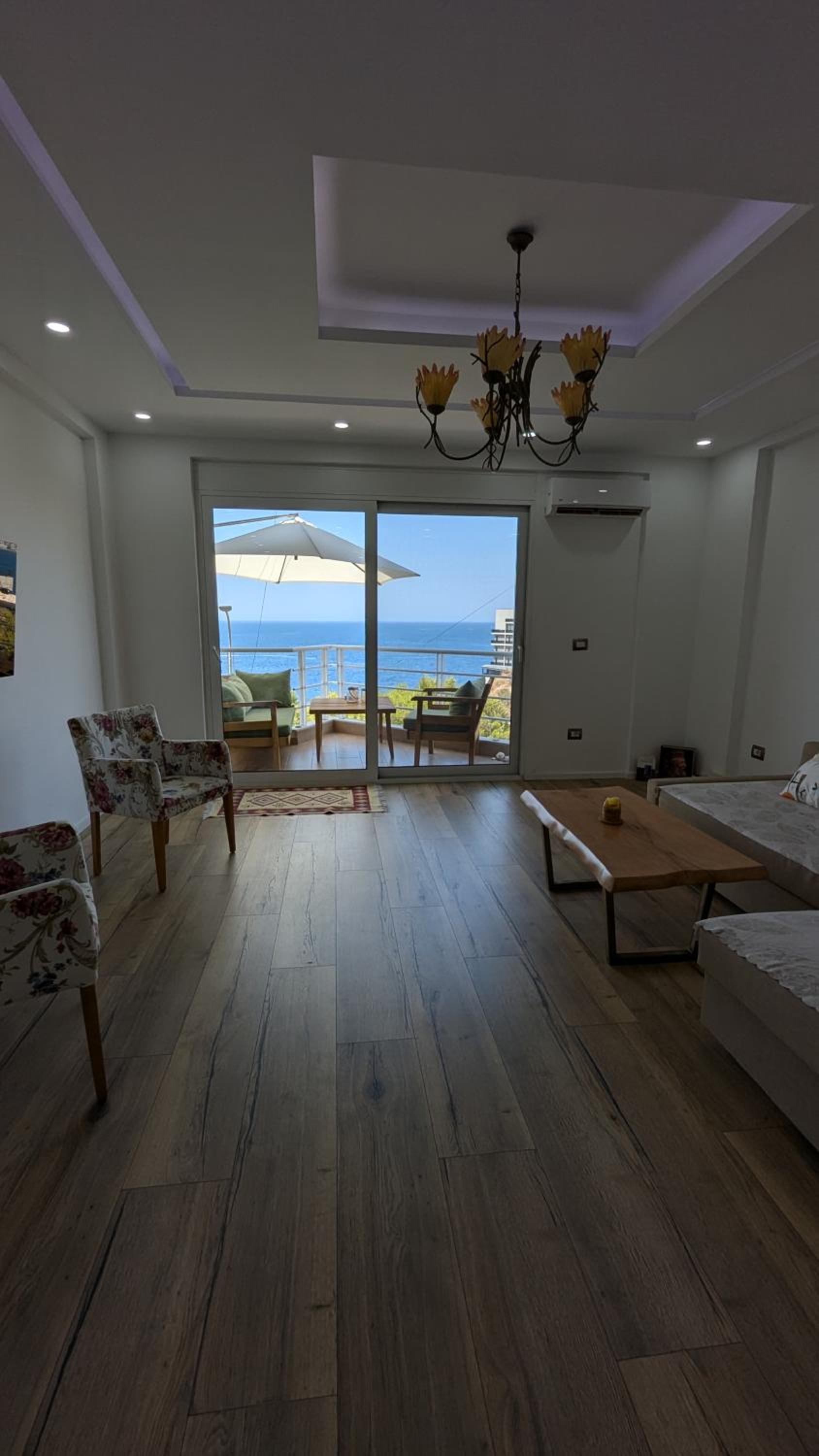 Big Lux Sunset Apartment - incl Parking