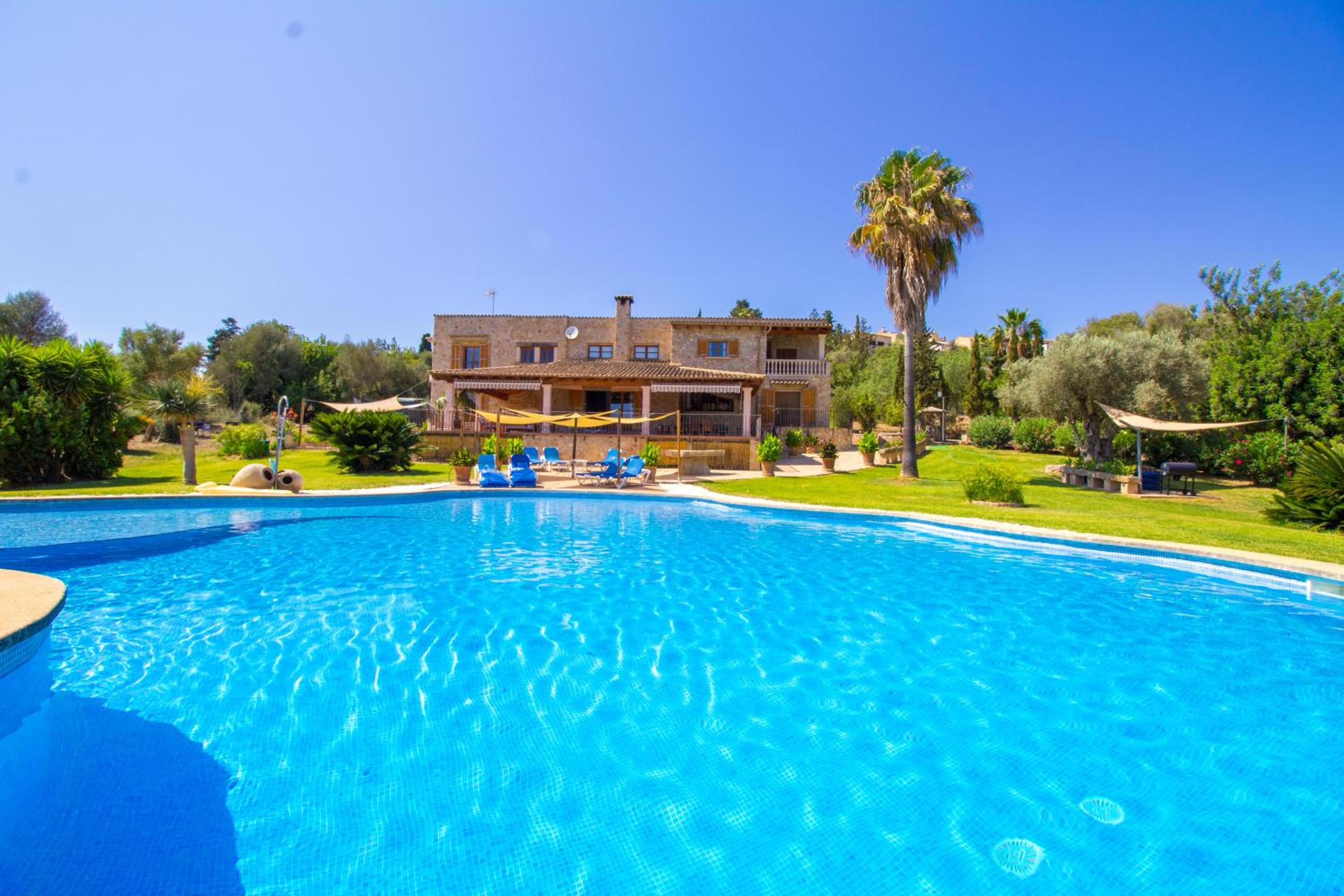 Magnífica villa con una piscina espectacular