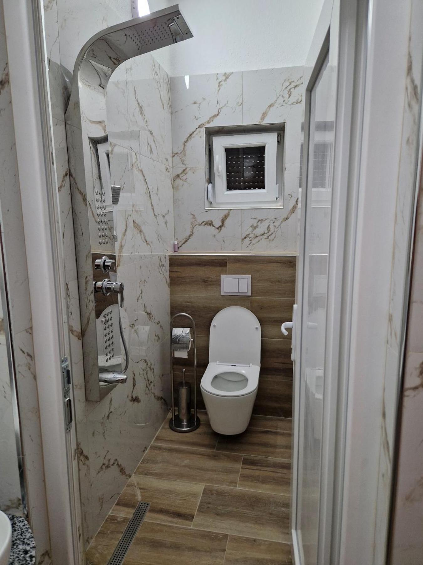 Apartmani & Auto kamp GAJ
