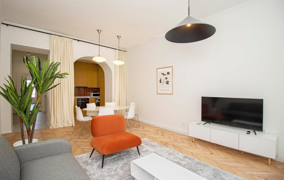 Chic 3BR Apt Near Fabrika - By Wehost view 3