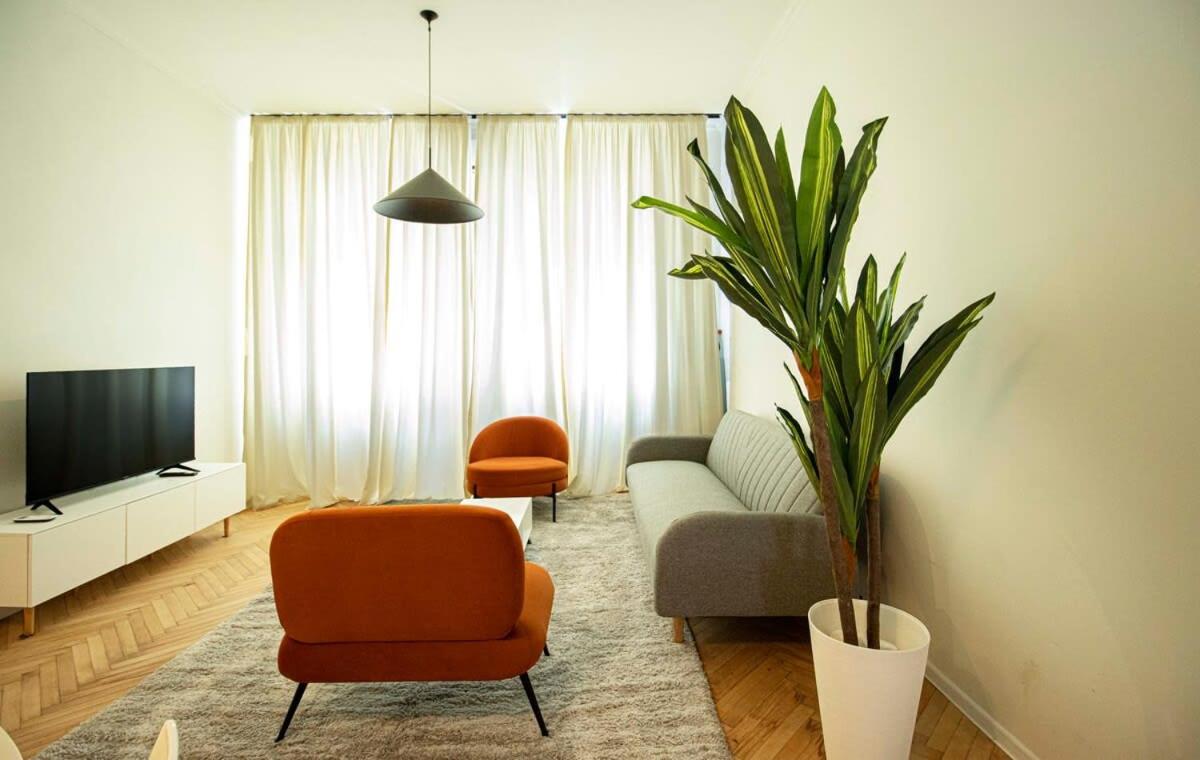 Chic 3BR Apt Near Fabrika - By Wehost view 5