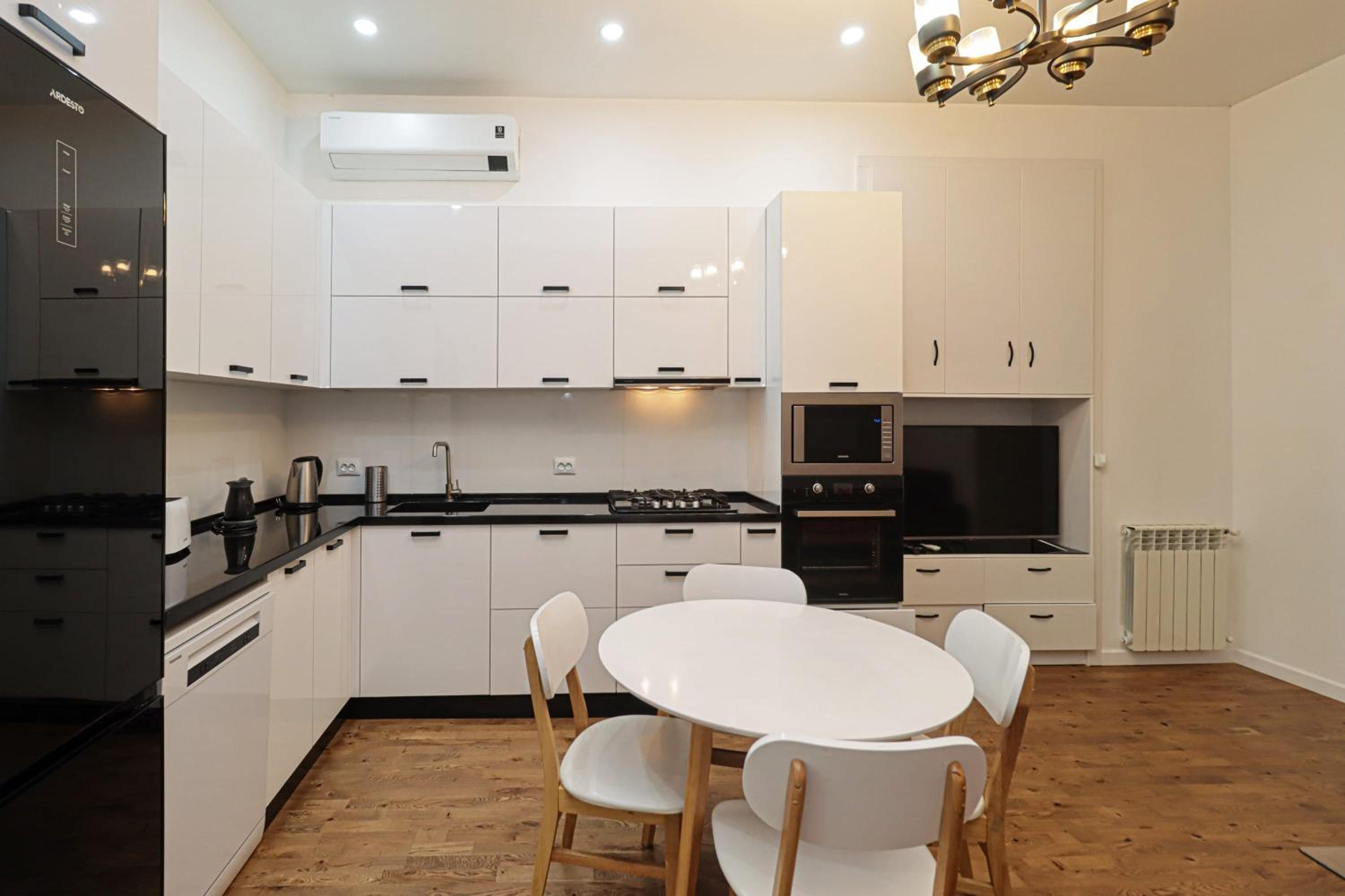 Charming 2BR Apartment in OldTbilisi view 4