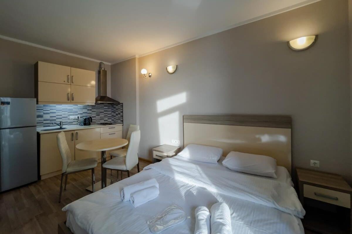 Cozy Apt In New Batumi view 2