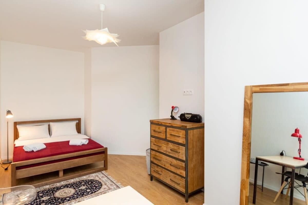 Luxury 1BR Apartment In The Center of Tbilisi view 5