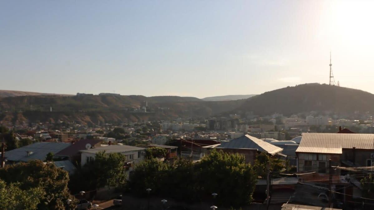 Luxurious 3BR Apartment W Stunning views view 4