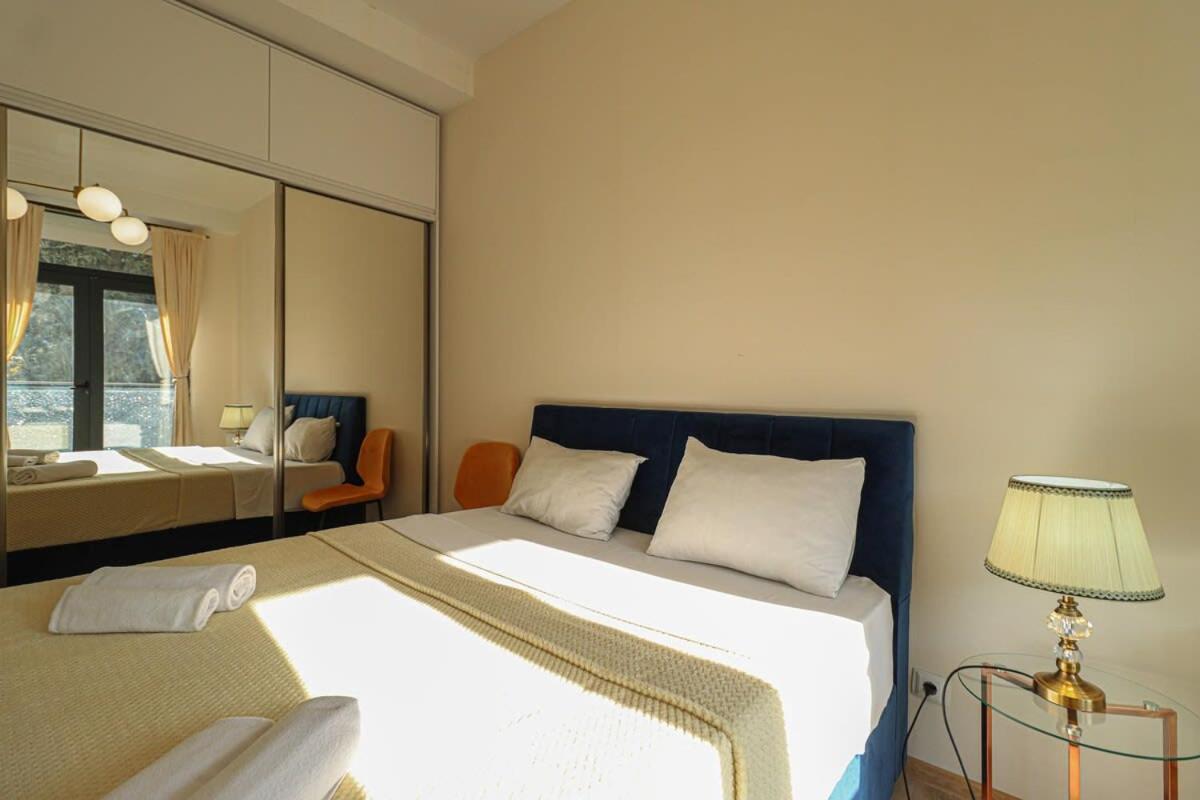 Stylish 2BR Apartment In City Center-By Wehost view 5