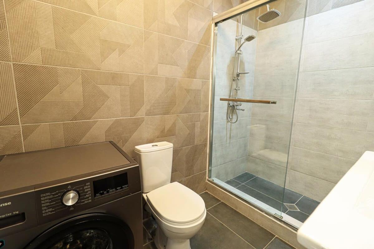 Stylish 2BR Apartment In City Center-By Wehost view 3