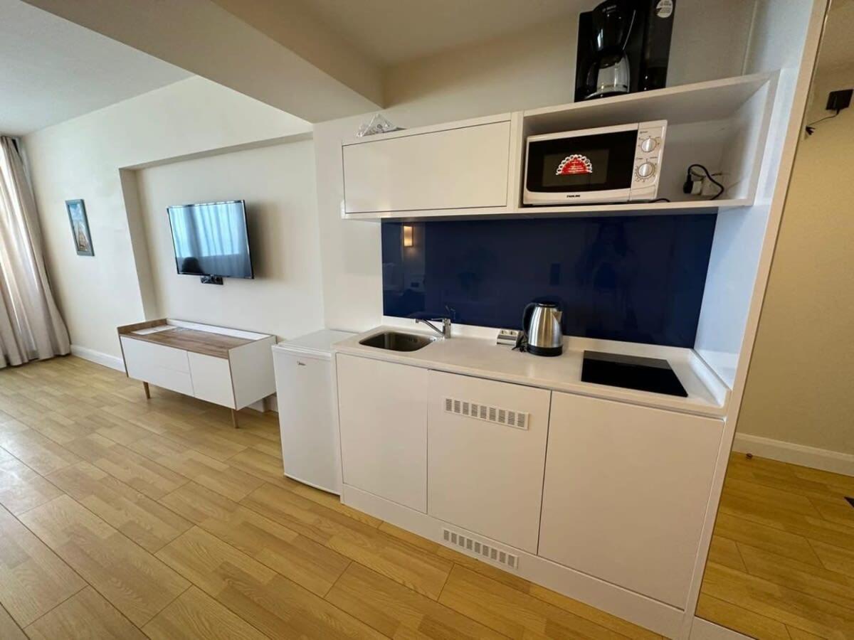 Charming Apartment In Orbi Twin Tower view 2