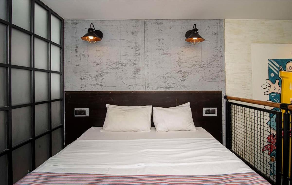 Tbilisi Heart Funky 1BR Apt - By Wehost
