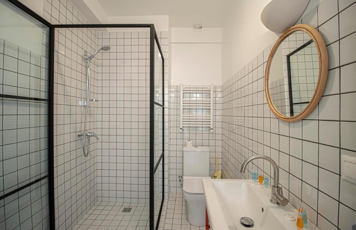 3BR Scenic Terrace Apt in Abanotubani - By Wehost view 5
