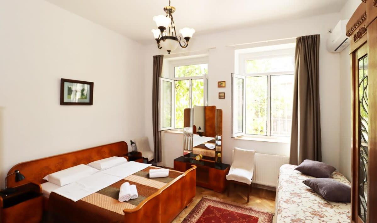 City Center Charm Family Apartment - By Wehost view 4