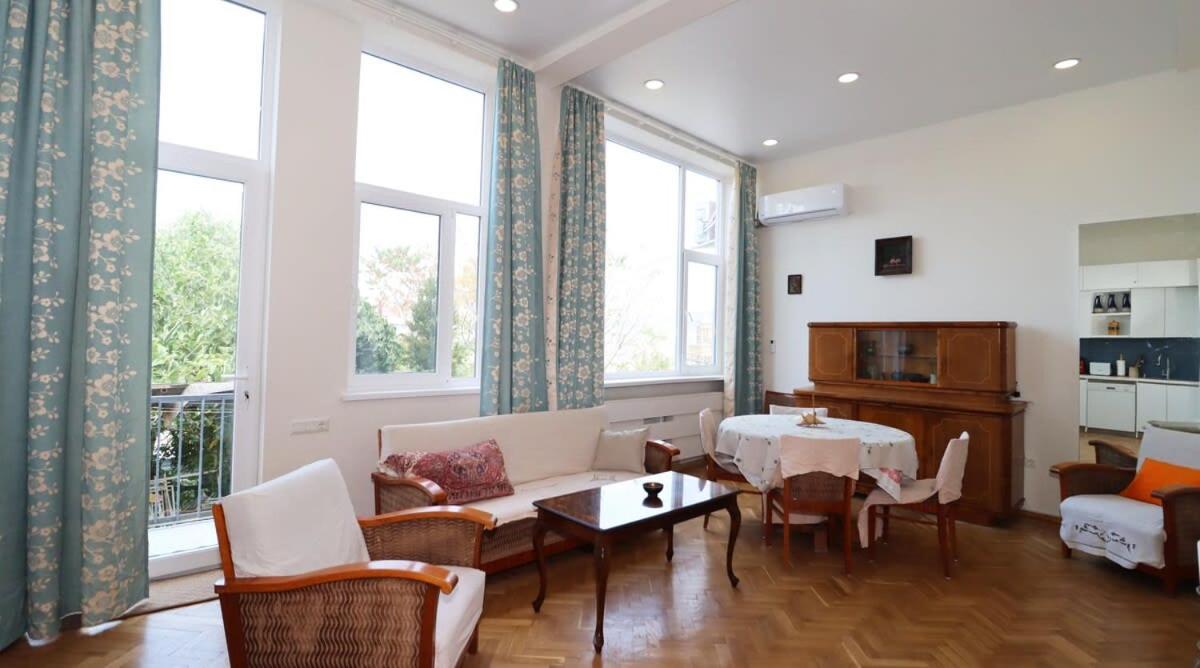 City Center Charm Family Apartment - By Wehost view 5