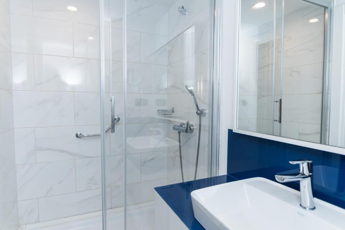 Charming Batumi Studio: Your Perfect Cozy Retreat view 4