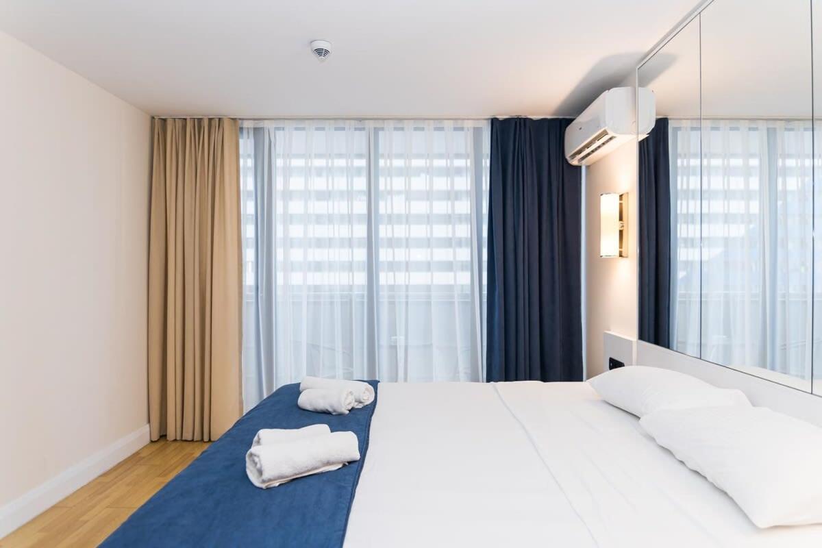 Charming Batumi Studio: Your Perfect Cozy Retreat view 3