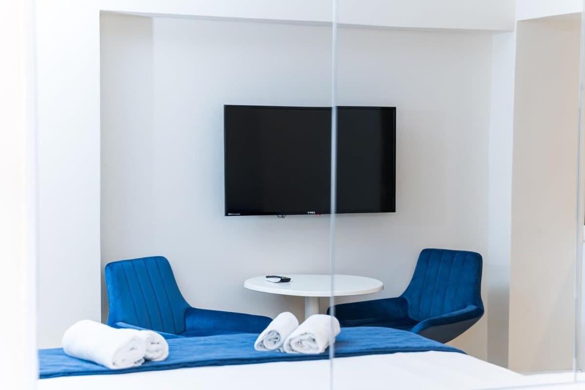Charming Batumi Studio: Your Perfect Cozy Retreat view 5