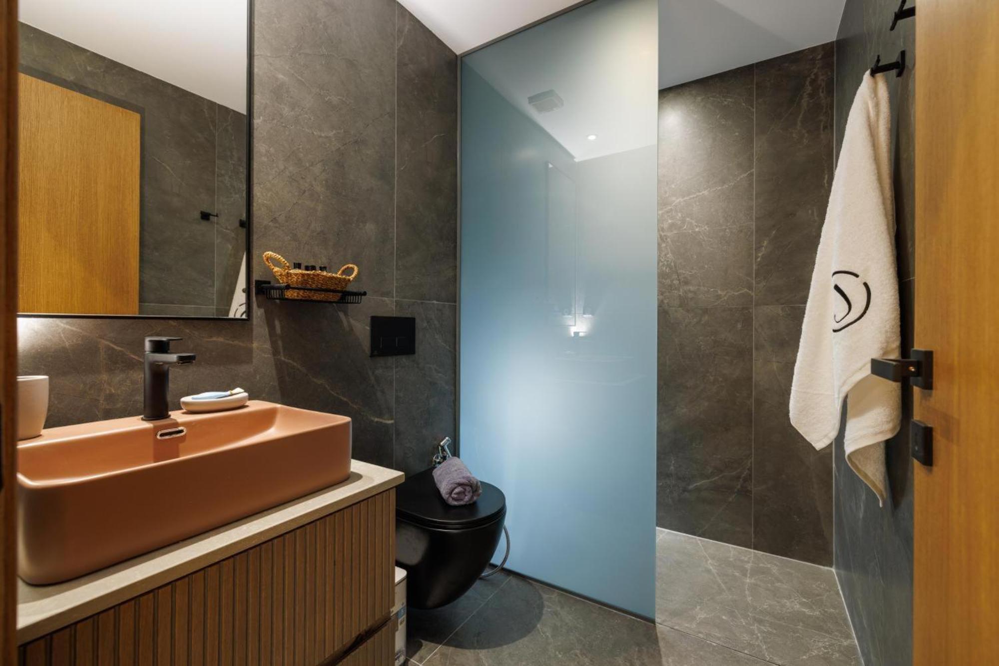 Jolly Suites
