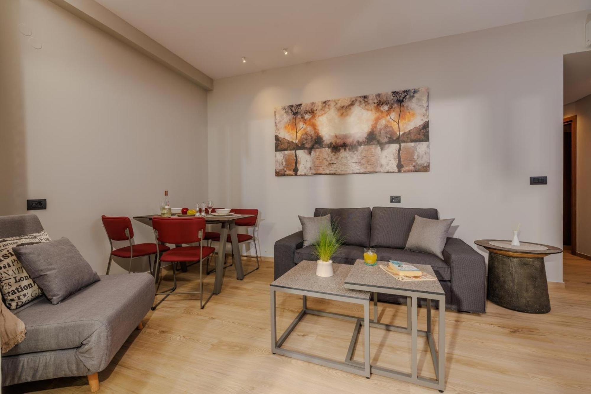 Jolly Suites