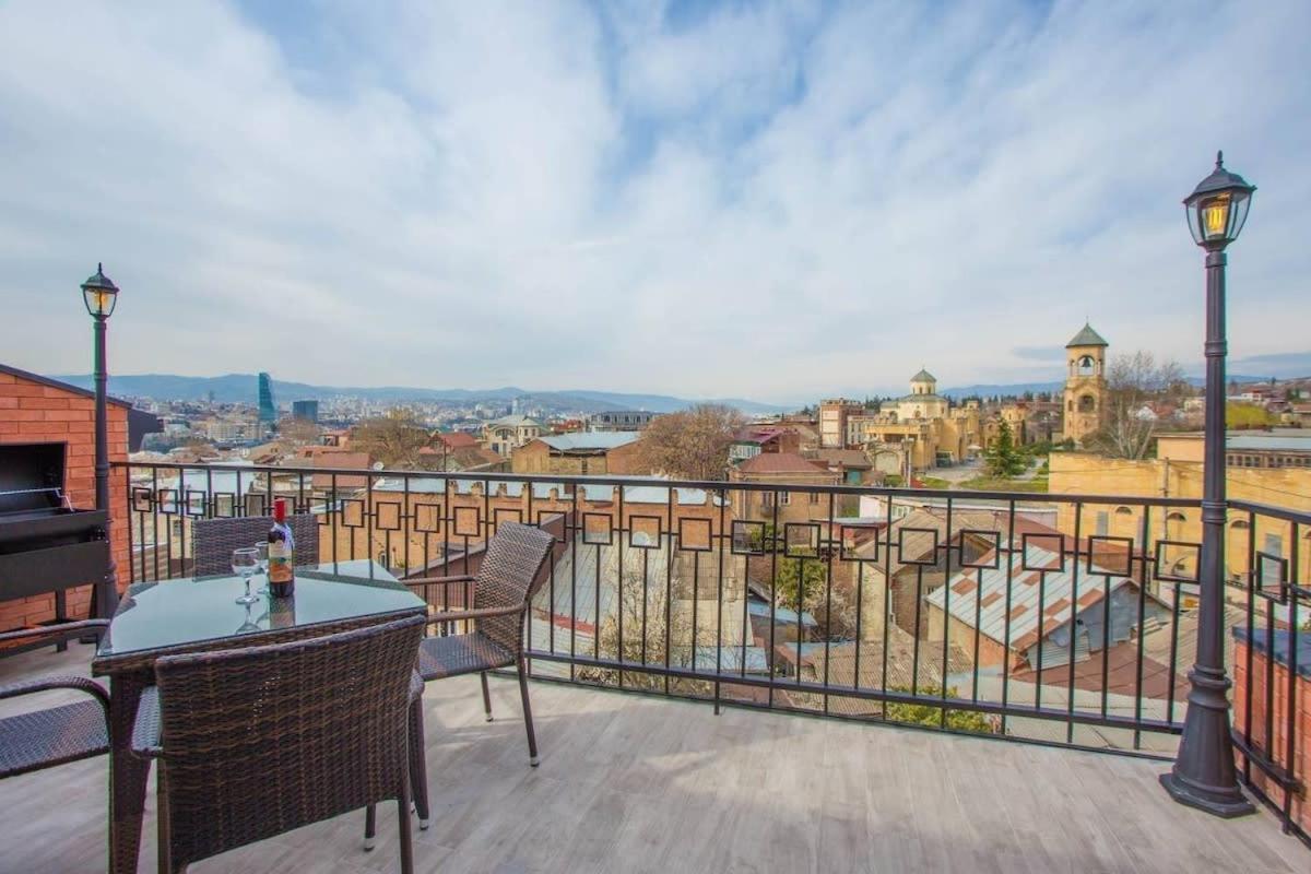 2BR Apt w terrace & stunning views view 5