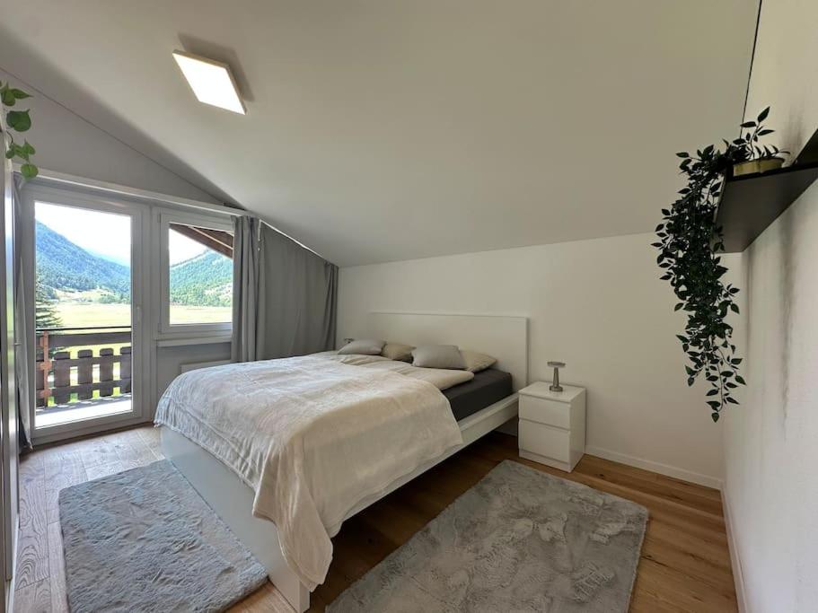 Majestic View Alpine Retreat