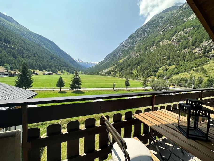 Majestic View Alpine Retreat