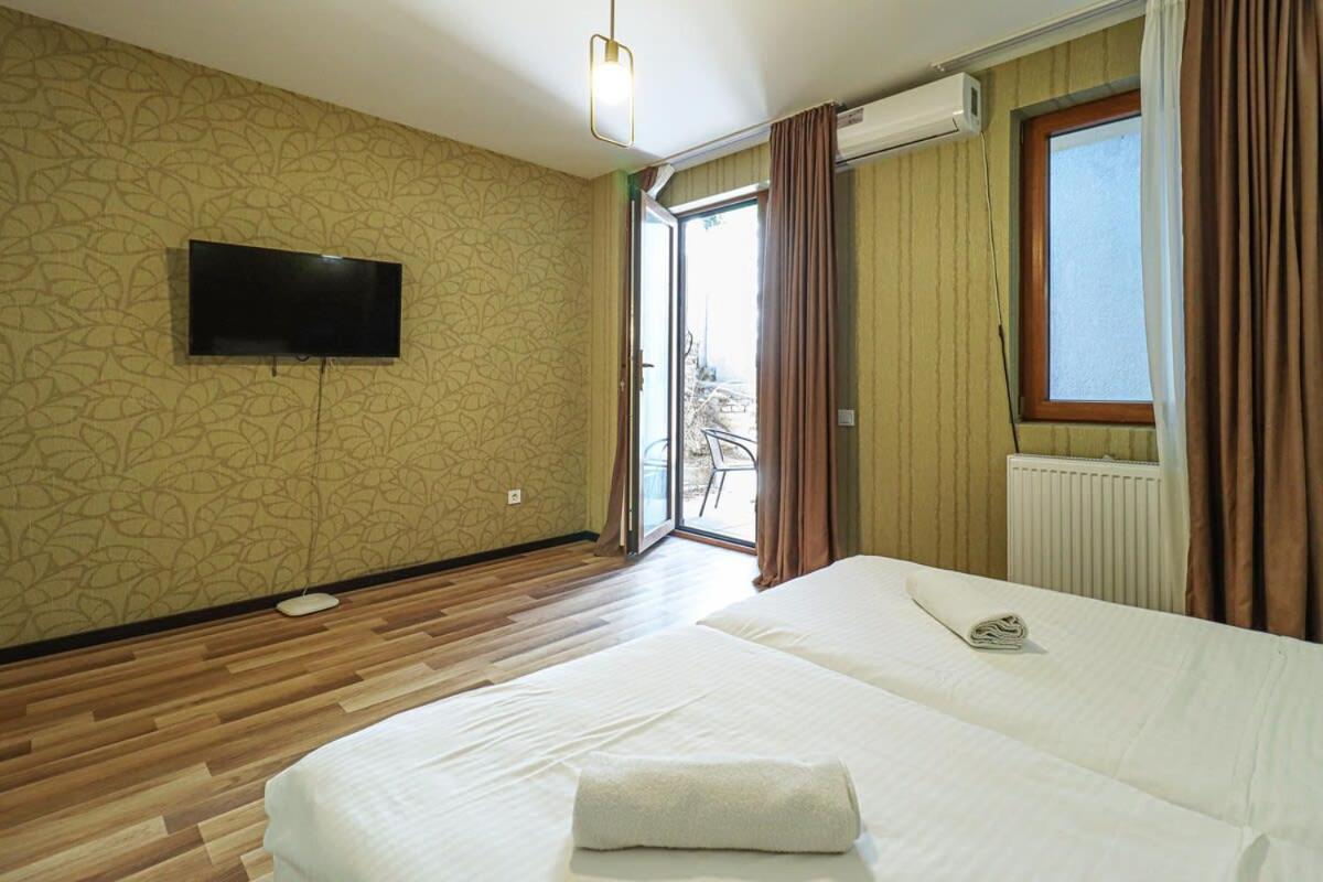 Stylish Studio in Old Tbilisi- By Wehost view 5