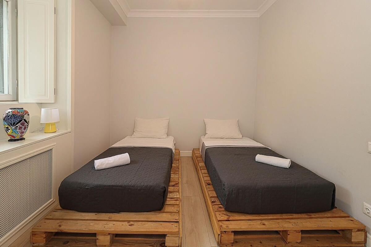 Mtatsminda Cozy Apt: Central & Comfy - By Wehost view 2