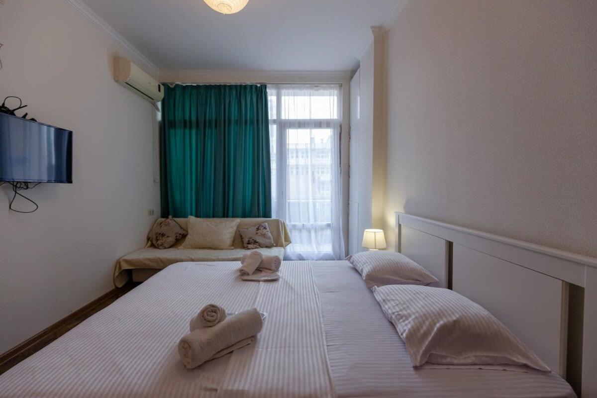 Cozy Studio Apartment In The Heart of Batum view 2