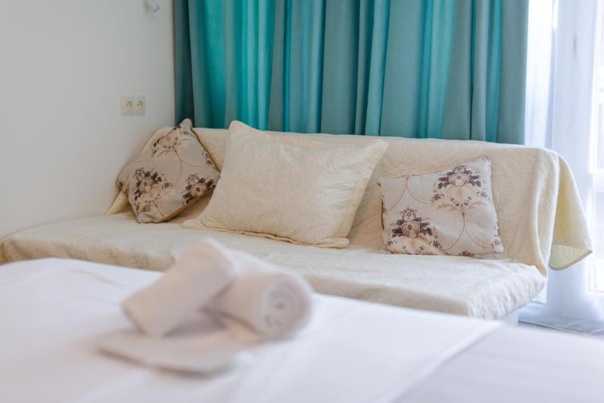 Cozy Studio Apartment In The Heart of Batum view 3