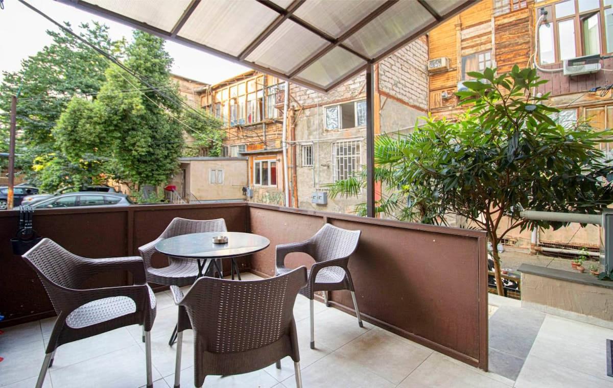 Stylish Modern 1BR Apartment view 2