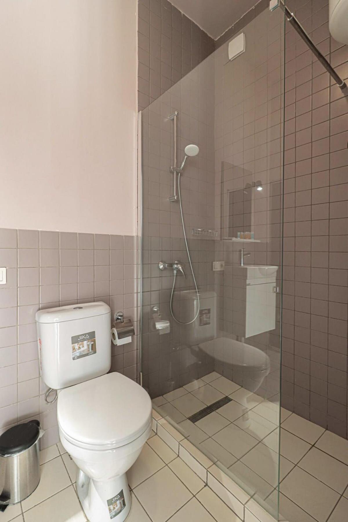 Cozy and Stylish Apt Next to Stamba and Rooms view 4