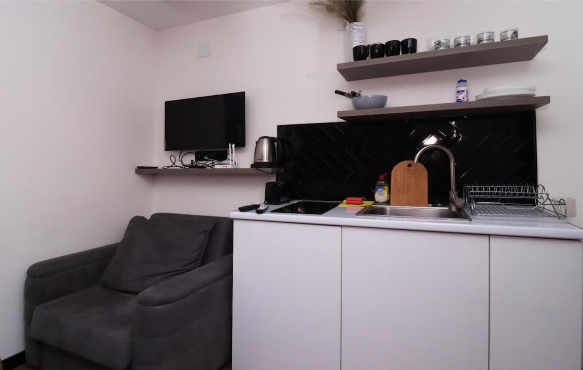 Photo 33